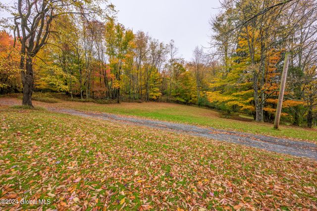 1013-1017 Plank Road, Poestenkill, NY 12018