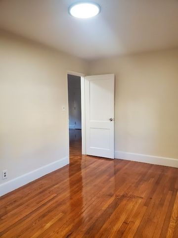 9 Victory Road 13, Boston, MA 02122