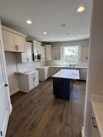 N56W20719 Muirfield DRIVE, Menomonee Falls, WI 53051