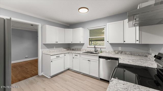 2009 Newton St, Knoxville, TN 37920