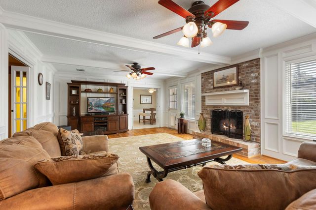 5619 Willow Walk Street, Houston, TX 77069