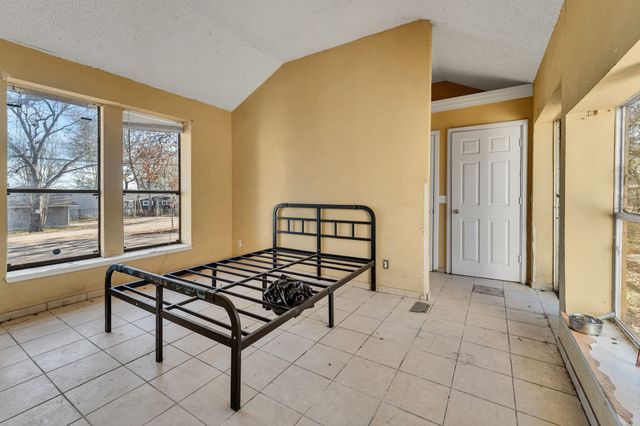 219 Fernwood Drive, Mabank, TX 75156