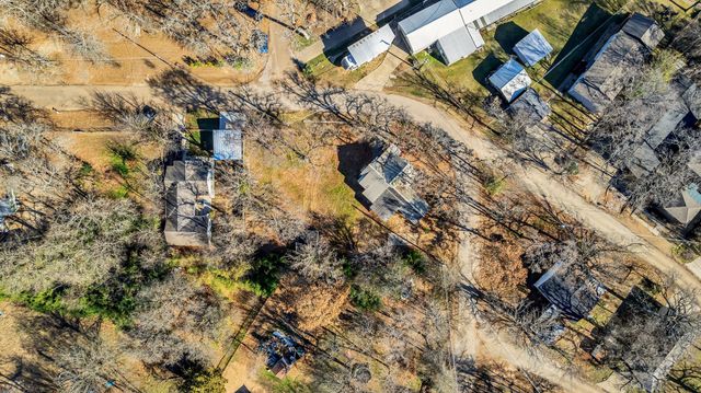 219 Fernwood Drive, Mabank, TX 75156