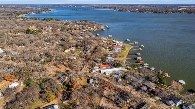 219 Fernwood Drive, Mabank, TX 75156