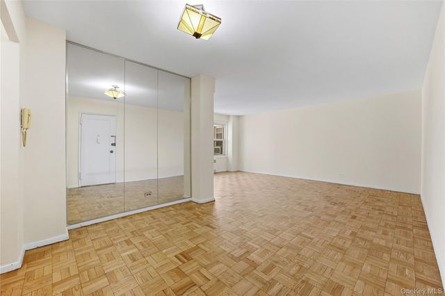 110-45 Queens Blvd 719, Forest Hills, NY 11375