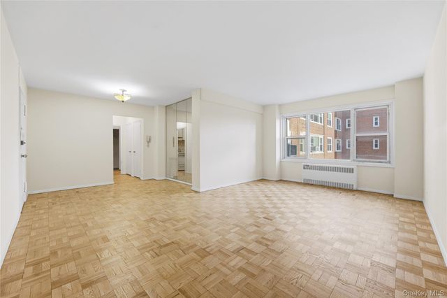 110-45 Queens Blvd 719, Forest Hills, NY 11375