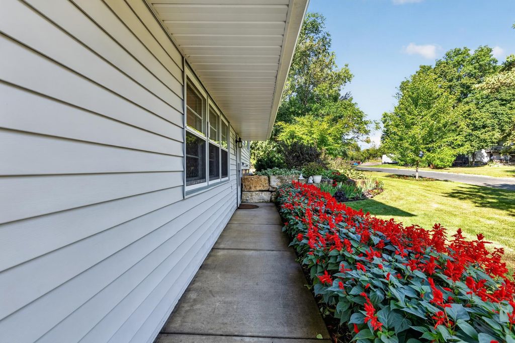 1300 Lakeview Avenue, Mendota Heights, MN 55120 — photo 2
