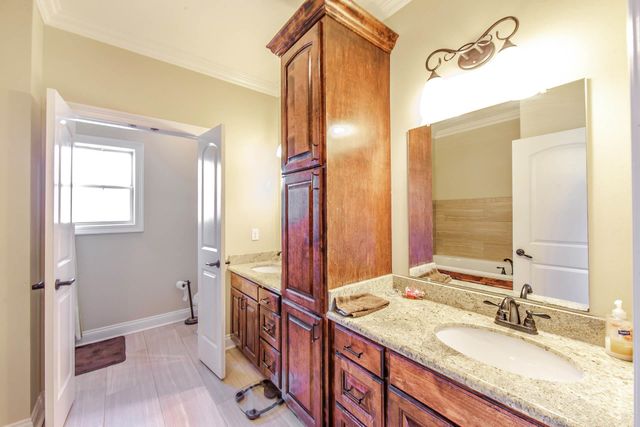 162 Olivia Drive, Thibodaux, LA 70301