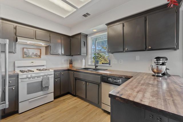 19789 Weide Way, Anderson, CA 96007