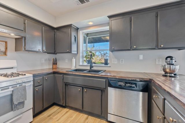 19789 Weide Way, Anderson, CA 96007