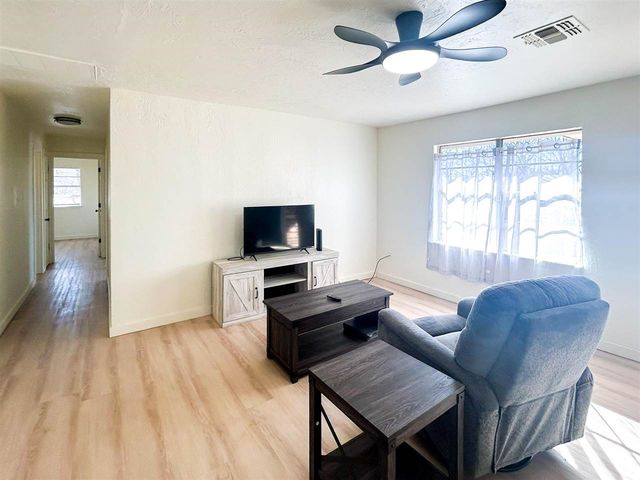 107 W Oliver, Sterling, OK 73567