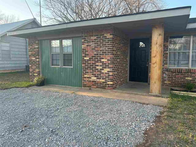 107 W Oliver, Sterling, OK 73567