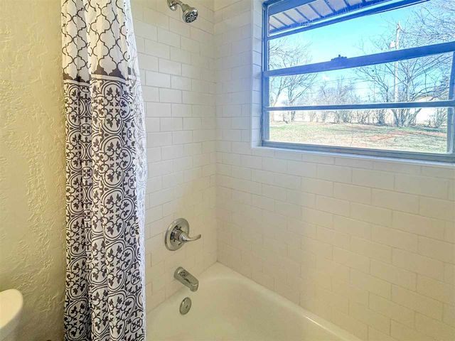 107 W Oliver, Sterling, OK 73567