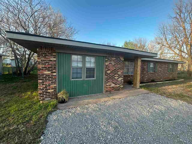 107 W Oliver, Sterling, OK 73567