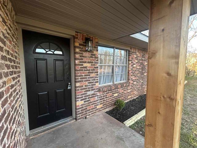 107 W Oliver, Sterling, OK 73567