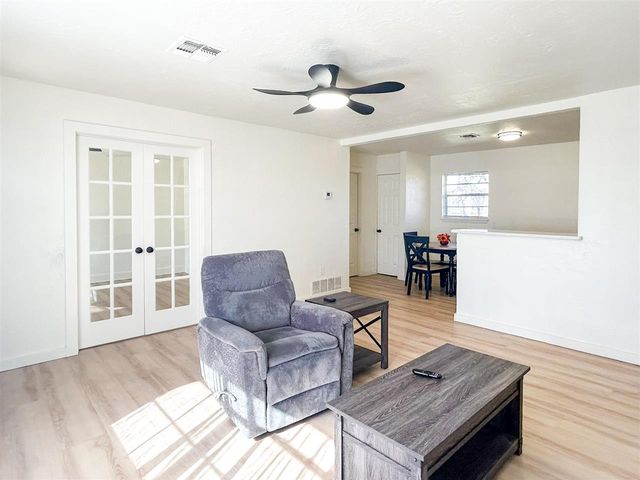 107 W Oliver, Sterling, OK 73567