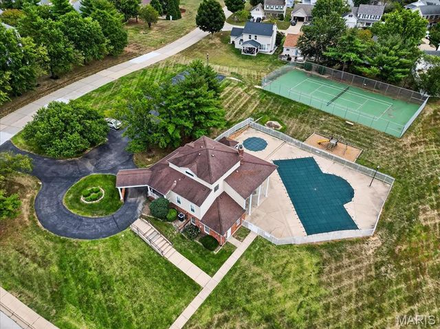 189 Harvest Moon Court B, St Charles, MO 63304