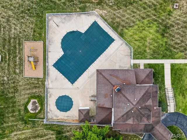 189 Harvest Moon Court B, St Charles, MO 63304