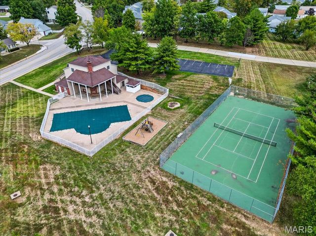 189 Harvest Moon Court B, St Charles, MO 63304
