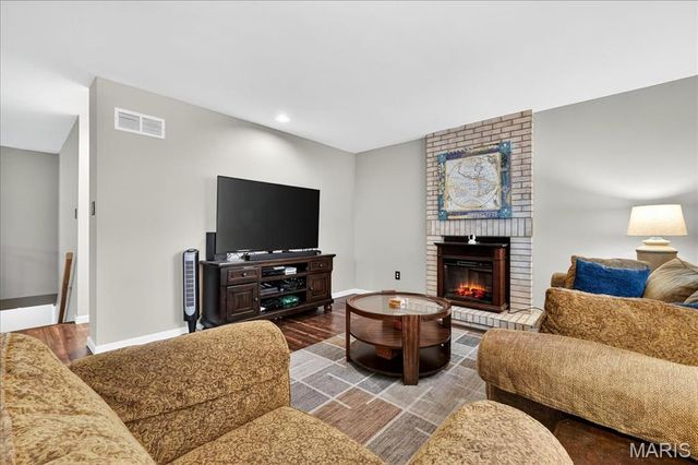 189 Harvest Moon Court B, St Charles, MO 63304