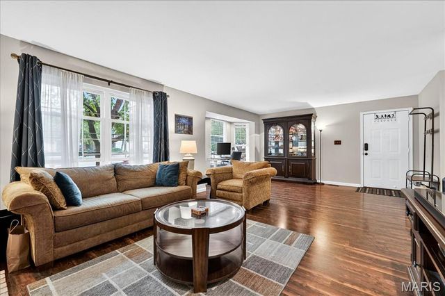 189 Harvest Moon Court B, St Charles, MO 63304