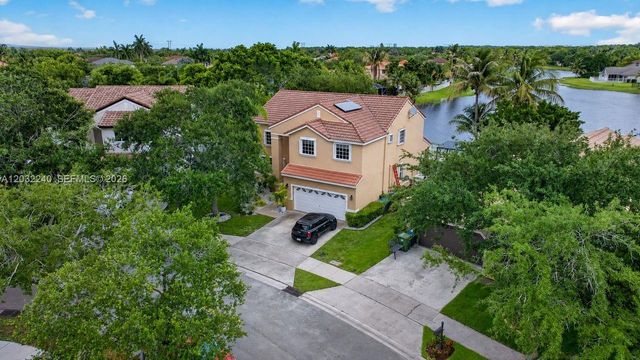 480 Cambridge Dr, Weston, FL 33326