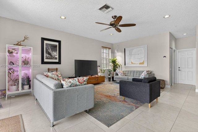 480 Cambridge Dr, Weston, FL 33326