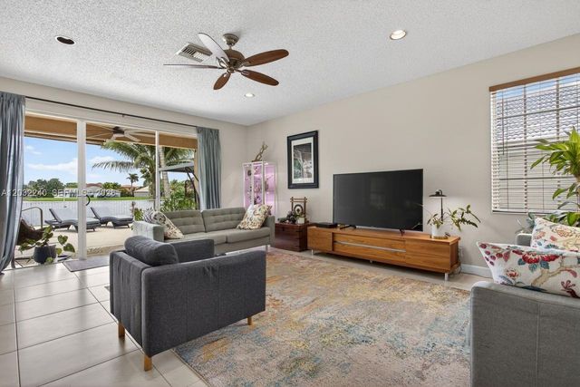 480 Cambridge Dr, Weston, FL 33326