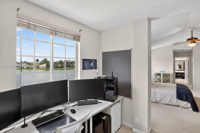 480 Cambridge Dr, Weston, FL 33326