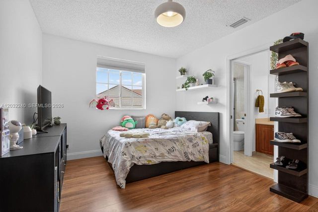 480 Cambridge Dr, Weston, FL 33326