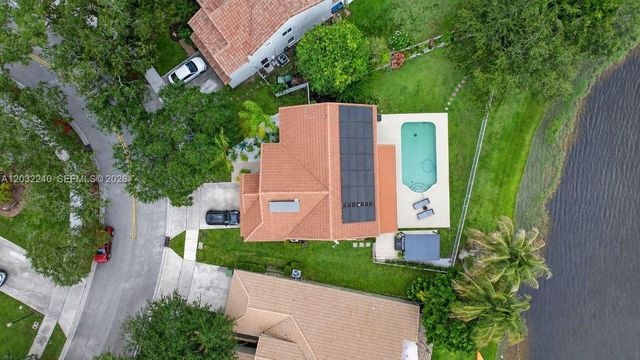 480 Cambridge Dr, Weston, FL 33326