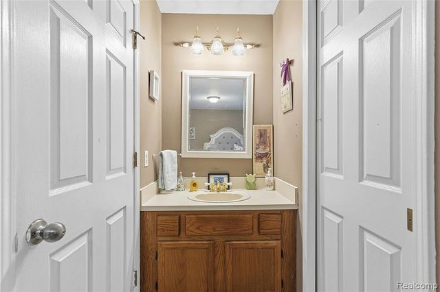 42 Rosebud Lane, Mount Clemens, MI 48043