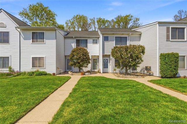 42 Rosebud Lane, Mount Clemens, MI 48043