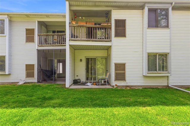 42 Rosebud Lane, Mount Clemens, MI 48043