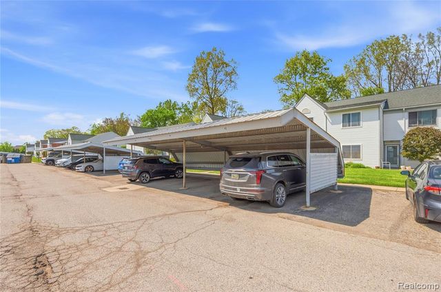 42 Rosebud Lane, Mount Clemens, MI 48043