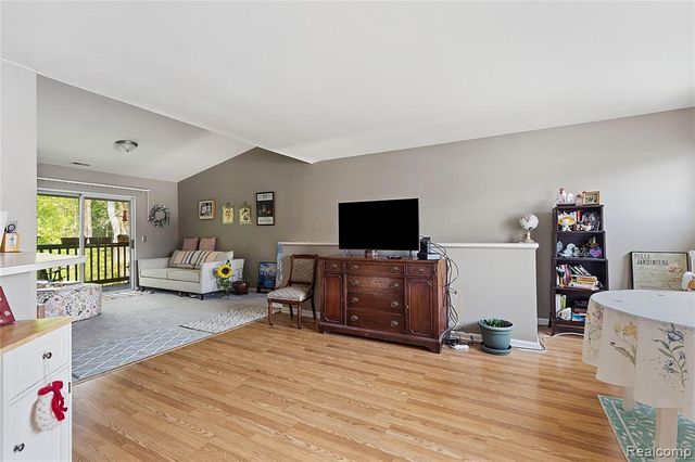 42 Rosebud Lane, Mount Clemens, MI 48043