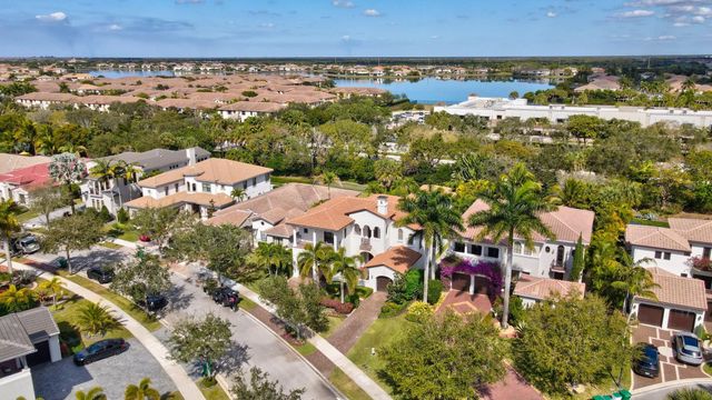 9411 Eden Manor, Parkland, FL 33076