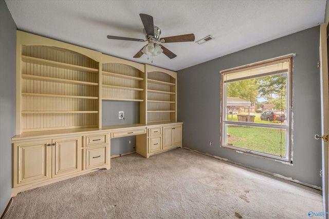 710 Westwood Circle SW, Decatur, AL 35601