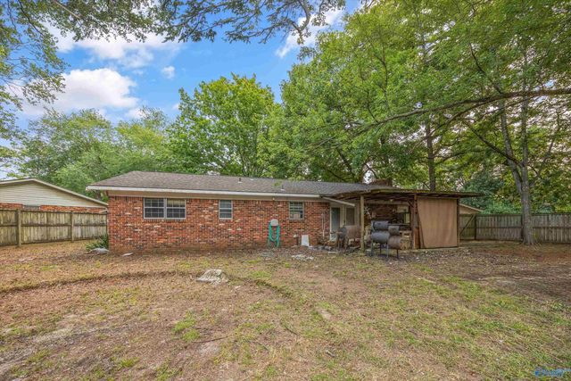 710 Westwood Circle SW, Decatur, AL 35601