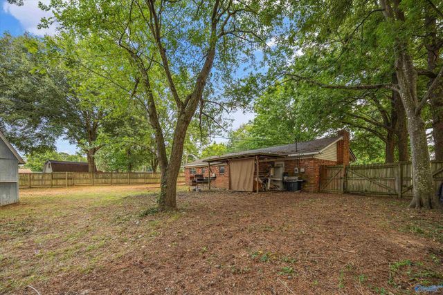 710 Westwood Circle SW, Decatur, AL 35601