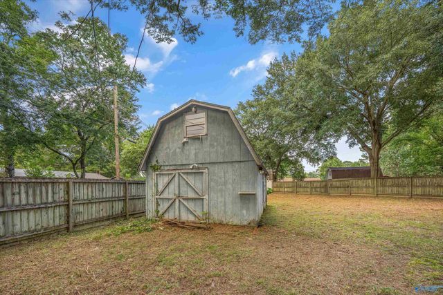 710 Westwood Circle SW, Decatur, AL 35601
