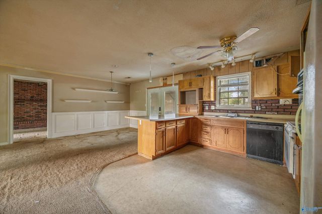 710 Westwood Circle SW, Decatur, AL 35601