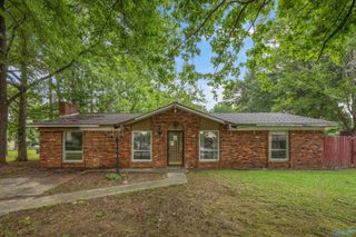 710 Westwood Circle SW, Decatur, AL 35601