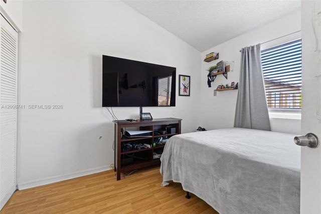 6235 Kendale Lakes Cir 247, Miami, FL 33183