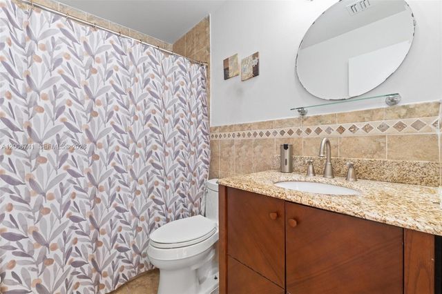 6235 Kendale Lakes Cir 247, Miami, FL 33183