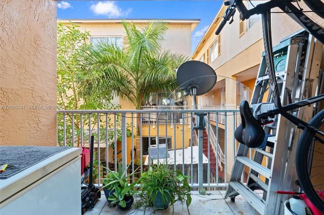 6235 Kendale Lakes Cir 247, Miami, FL 33183