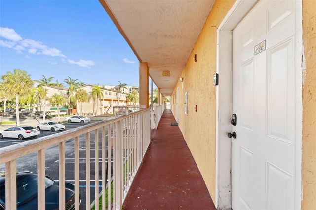 6235 Kendale Lakes Cir 247, Miami, FL 33183