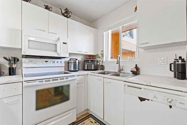 6235 Kendale Lakes Cir 247, Miami, FL 33183