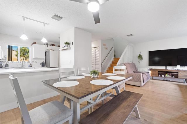 6235 Kendale Lakes Cir 247, Miami, FL 33183