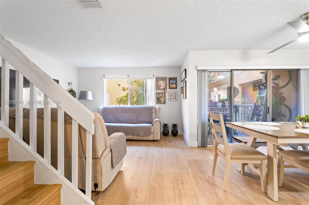 6235 Kendale Lakes Cir 247, Miami, FL 33183